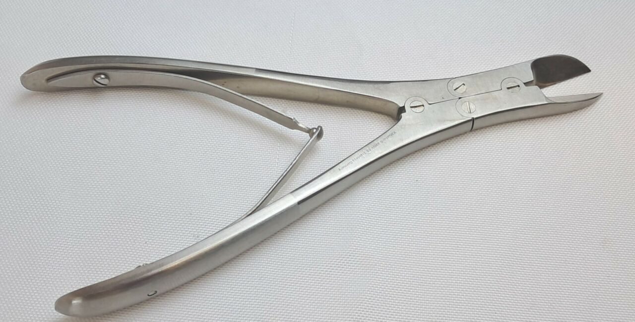 V. MUELLER XHBV 09 Bone Cutting Forceps — photo 1