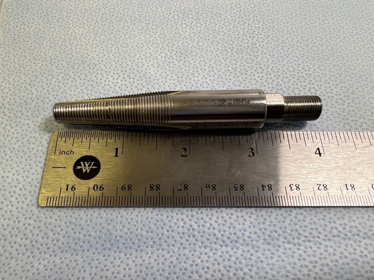 SYNTHES 355.10/11/12 Threaded Conical Bolts for Nail Removal — photo 4
