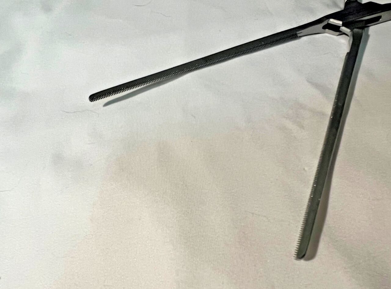 V. MUELLER SU6160 Carter-Glassman Resection Clamp 4" Straight Jaw x 11-1/4" L — photo 4