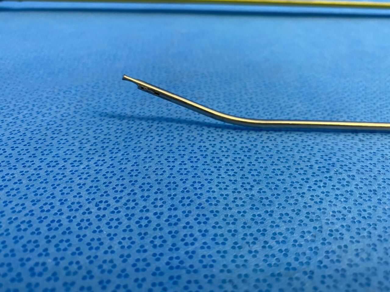 R. WOLF 8488.041 Arthroscopic Curved Left Scissor 3.4mm — photo 3
