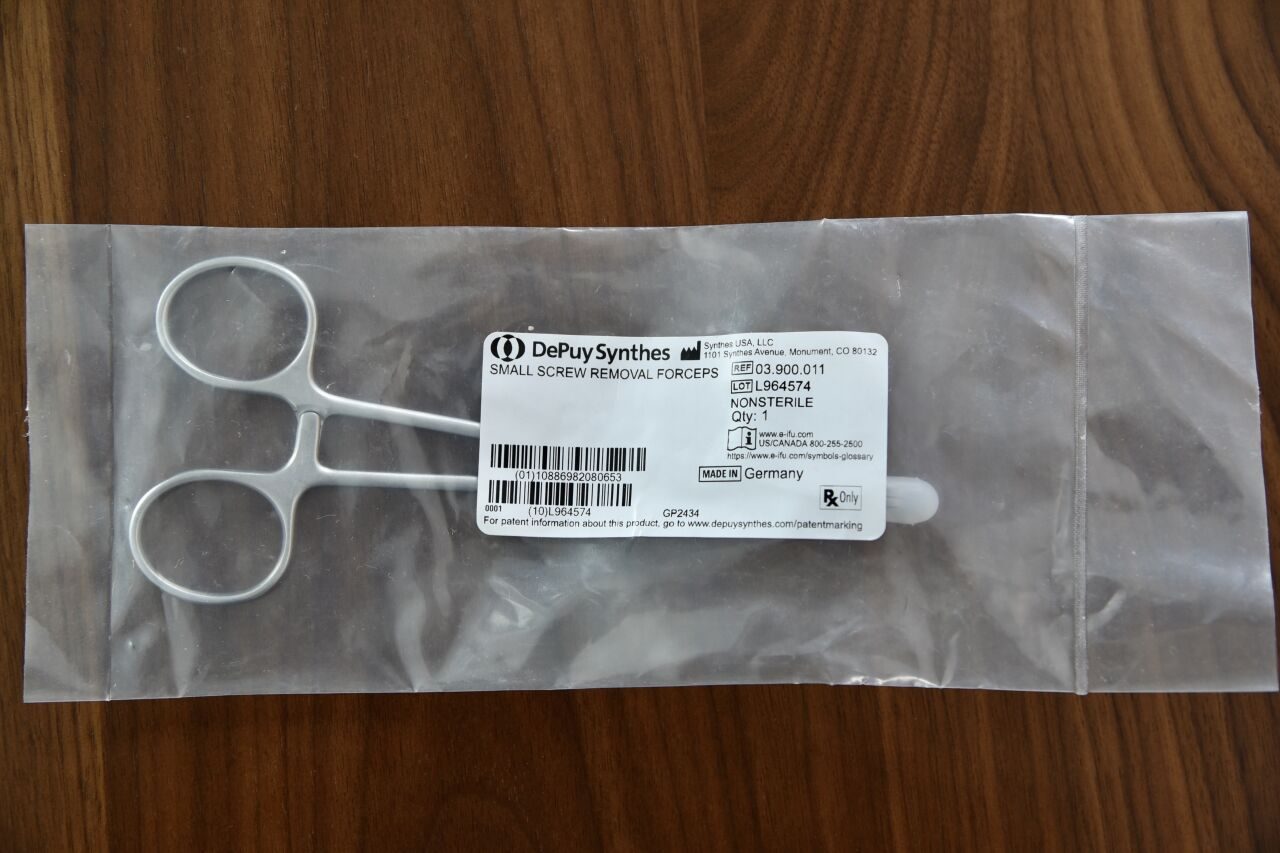 DEPUY SYNTHES 03.900.011 SMALL SCREW REMOVAL FORCEPS