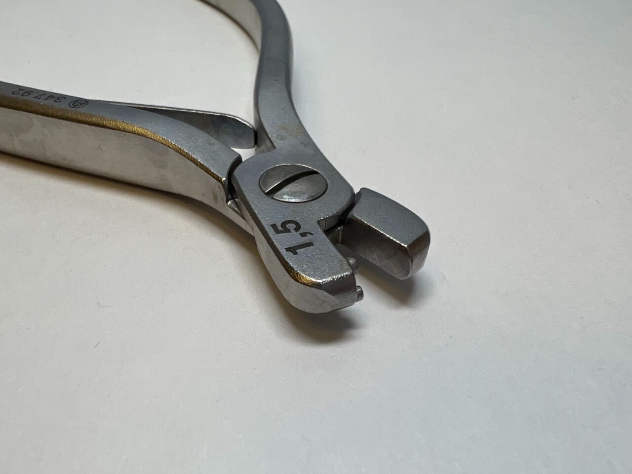 SYNTHES 347.92 Bending Pliers — photo 2