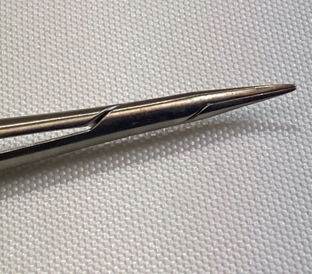 BIOVER MI8013 Titanium Micro Needle Holder 0.4mm Curved Tip 180mm — photo 5