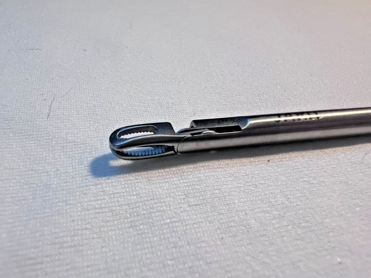 JARIT 600-400 Laparoscopic Colangiogram Clamp 5mm Serrated Clamps — photo 3