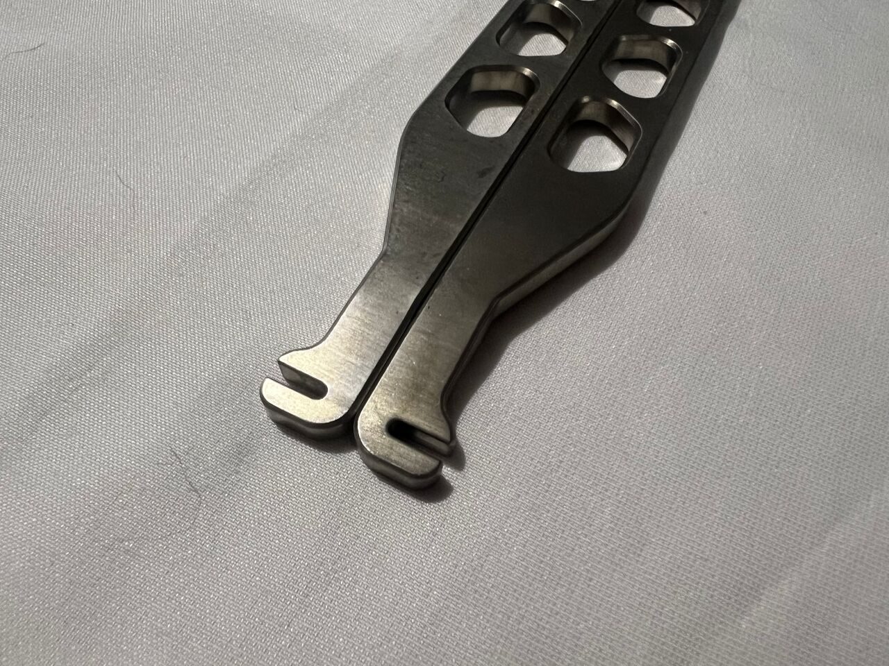 DEPUY 2883-07-100 Right & Left Cross Connector Bending Irons — photo 2