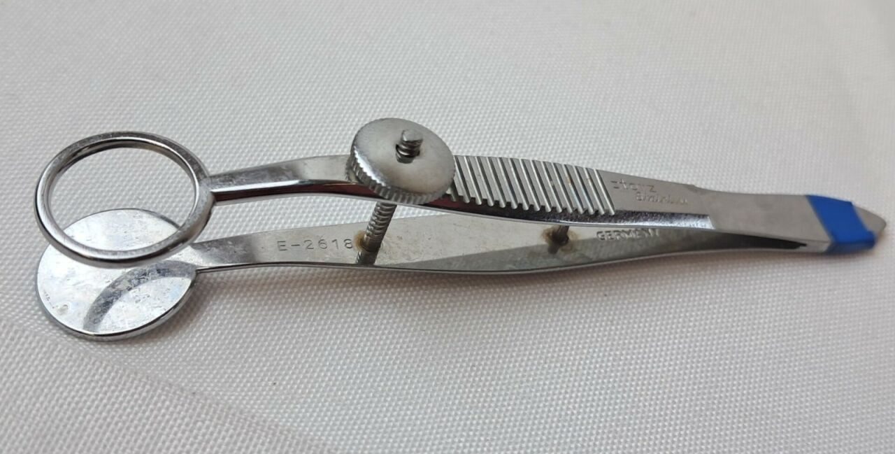 KARL STORZ E-2618 12mm (Ring) / 15mm (Plate) Hunt Chalazion Forceps — photo 3