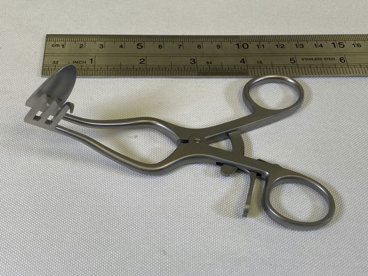 SYMMETRY SURGICAL 66-6651 Perkins Retractor 3 Prong Right Solid Left — photo 8