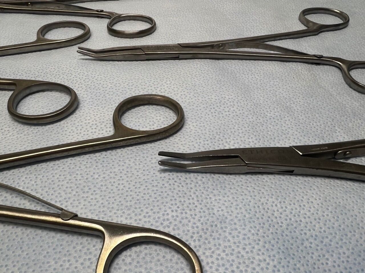 WECK Curved 8" Open Ligating Clip Appliers — photo 3