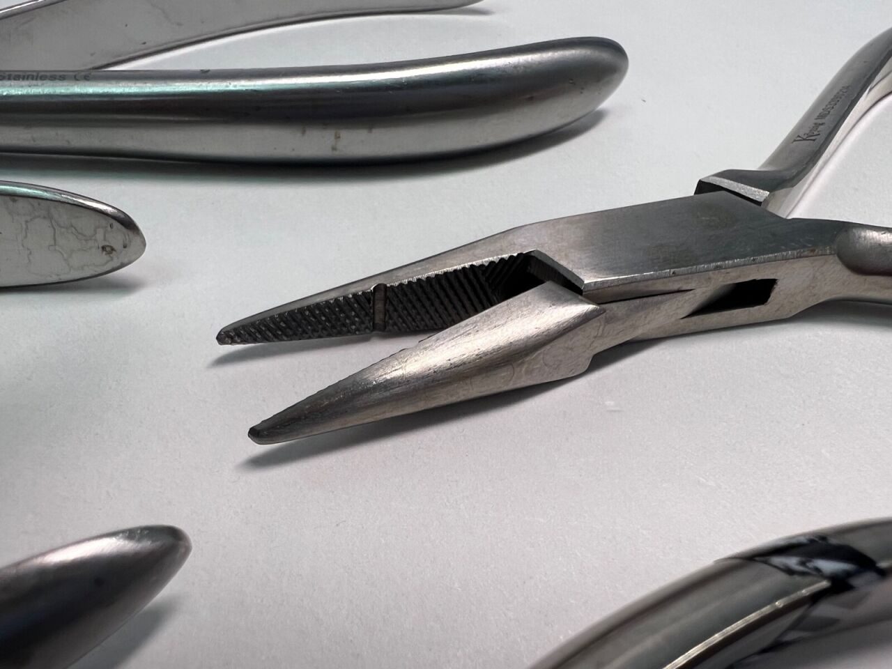 KONIG MDS 3390214 Lot Of 5 Serrated Jaw Pliers 5-1/2" Length — photo 2