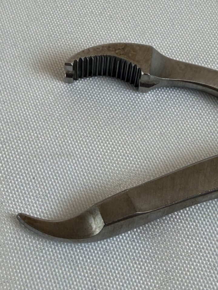 MILLENNIUM SURGICAL 46.192 Self Centering Bone Holding Forcep w/ Speed Lock 7.5" — photo 3