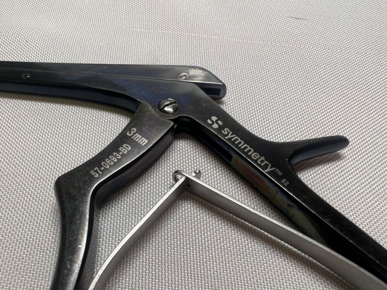 SYMMETRY 57-0693-BD Micro Kerrison Rongeur 3mm x 40deg Up x 8" w/ Ejector — photo 2