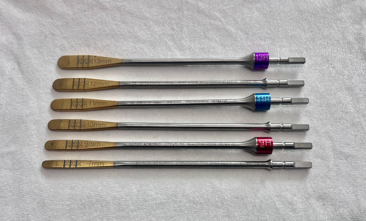Set Of 6 Spinal Spreaders For Intervertebral Discs — photo 1
