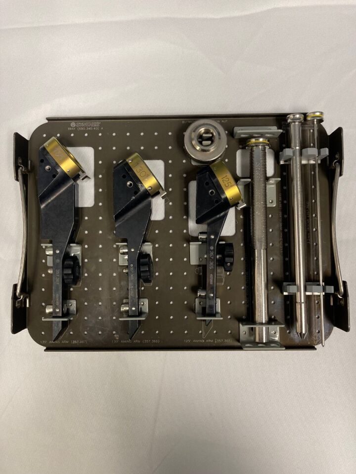 SYNTHES Various Titianium Trochanteric Fixation Nail Locking Set — photo 3
