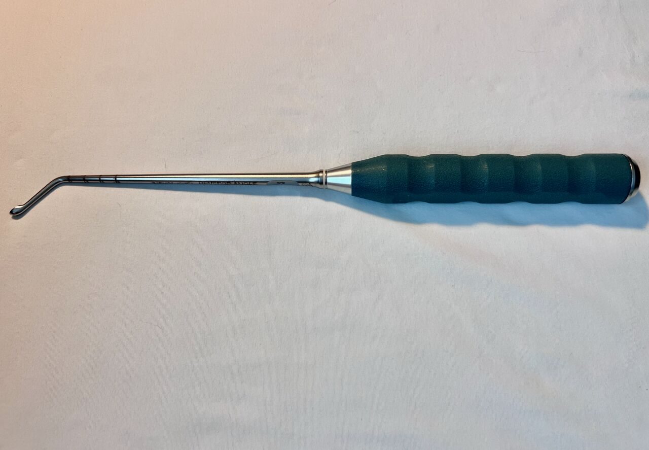 SYNTHES 389.837 Curved 5.5mm Reverse Angled Spinal Bone Curette