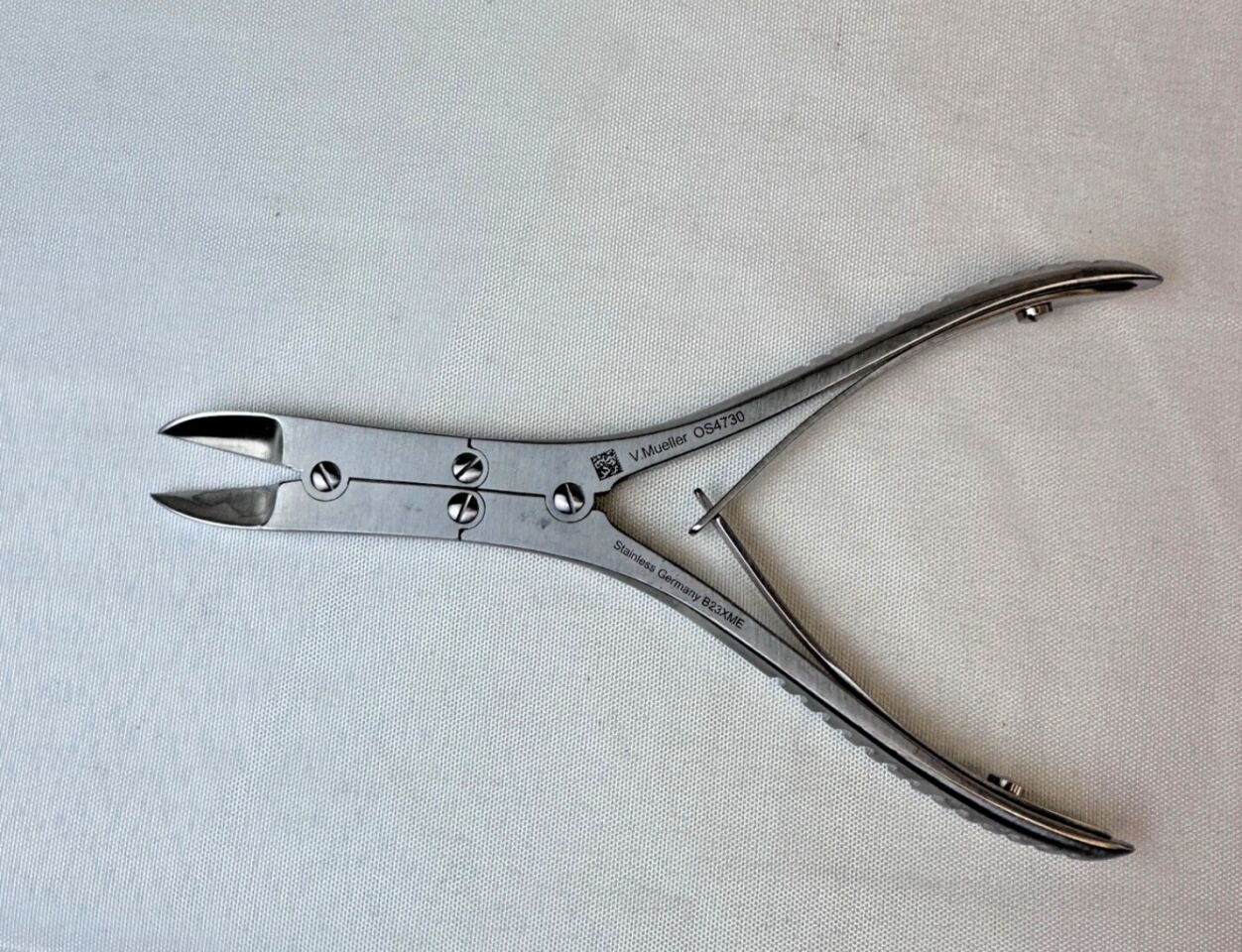 V. MUELLER OS4730 Plier Handle Straight Sharp Beak Tips Bone Cutting Forcep — photo 5