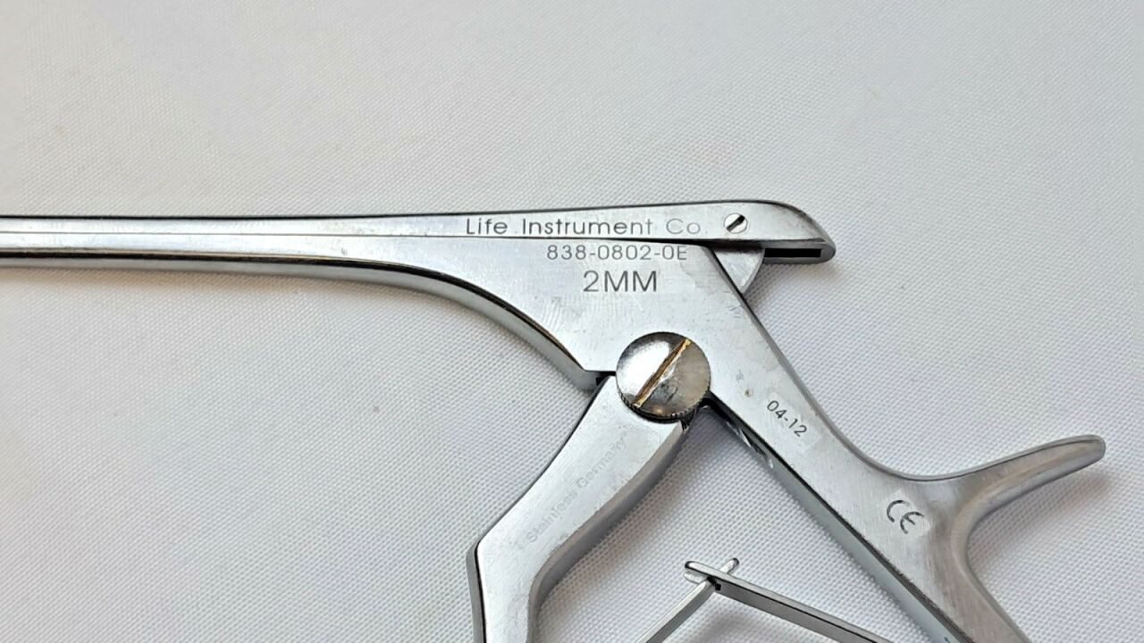 LIFE INSTRUMENT 838-0802-0E 2mm Kerrison Bone Punch Wide Opening w/ Ejector — photo 3