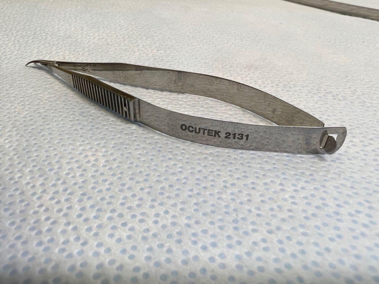 OCUTEK MEDICAL 2131 Micro Needle Holder 4" Curved Up — photo 4