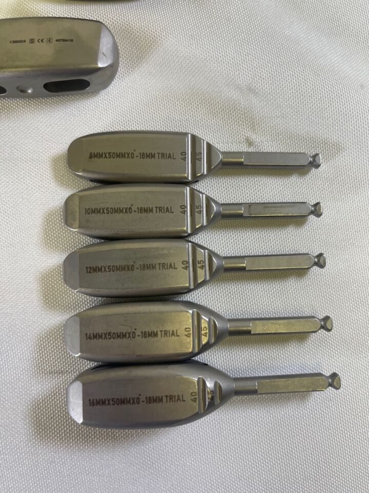 STRYKER Various AVS ARIA PEEK Spacer Trials Set w/ Tray — photo 7