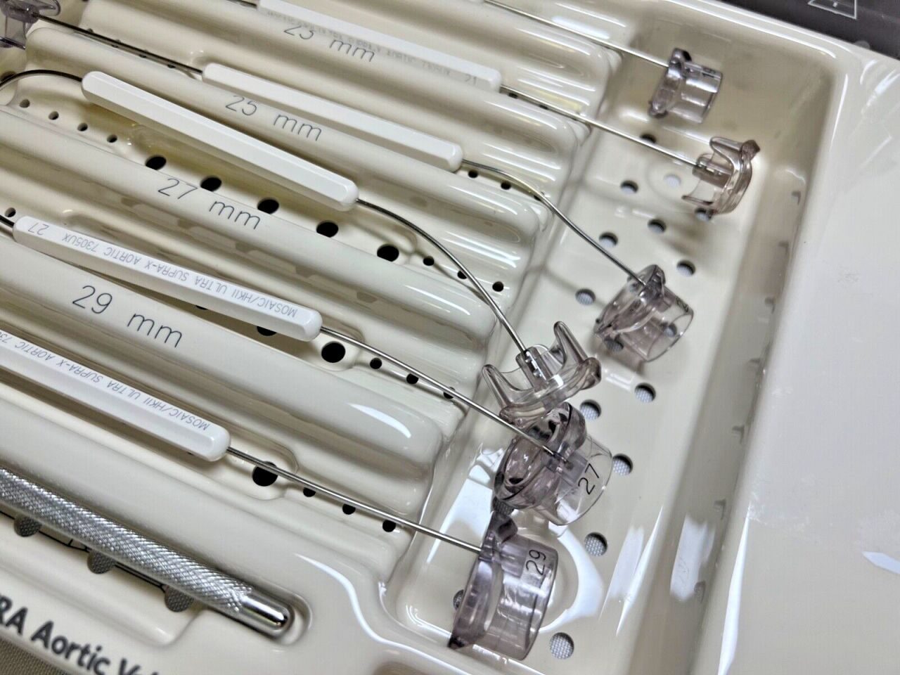MEDTRONIC Mosaic Ultra / Hancock II Ultra Aortic Sizers System w/ Aortic Valve — photo 3