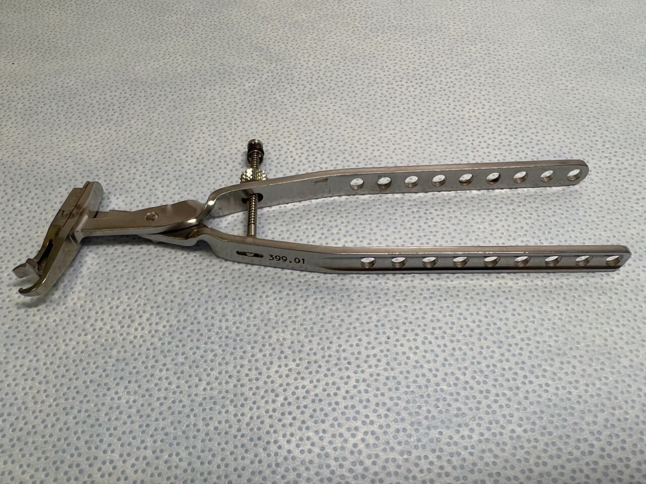 SYNTHES 399.01  Reduction Forceps — photo 4