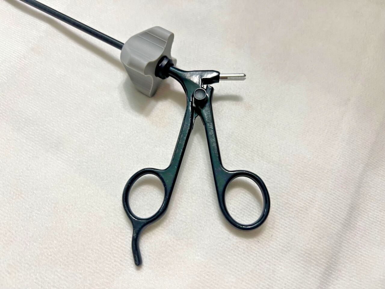 AESCULAP PO735R ADTEC Laparoscopic Monopolar Bullet Nose Grasper 5mmX31cm — photo 5