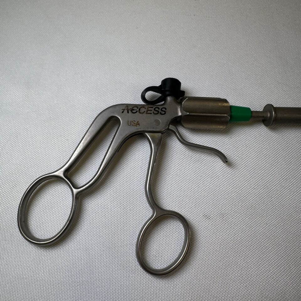 SYMMETRY ACCESS 38-1003 Babcock Grasping Forceps with Debakey Teeth 10mm x 38cm — photo 3