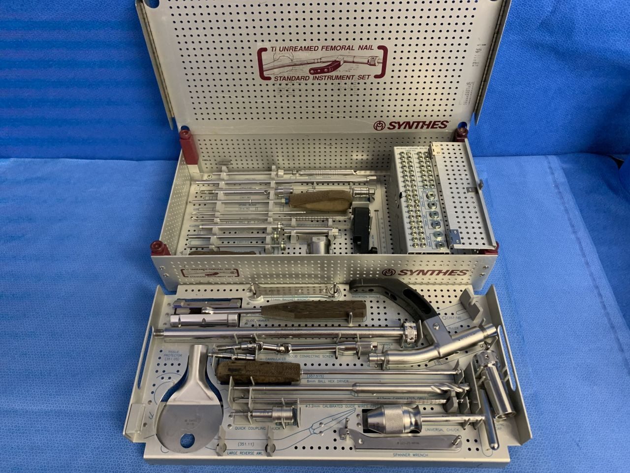 SYNTHES Various TI Unreamed Femoral Nail Standard Instrument Set — photo 1