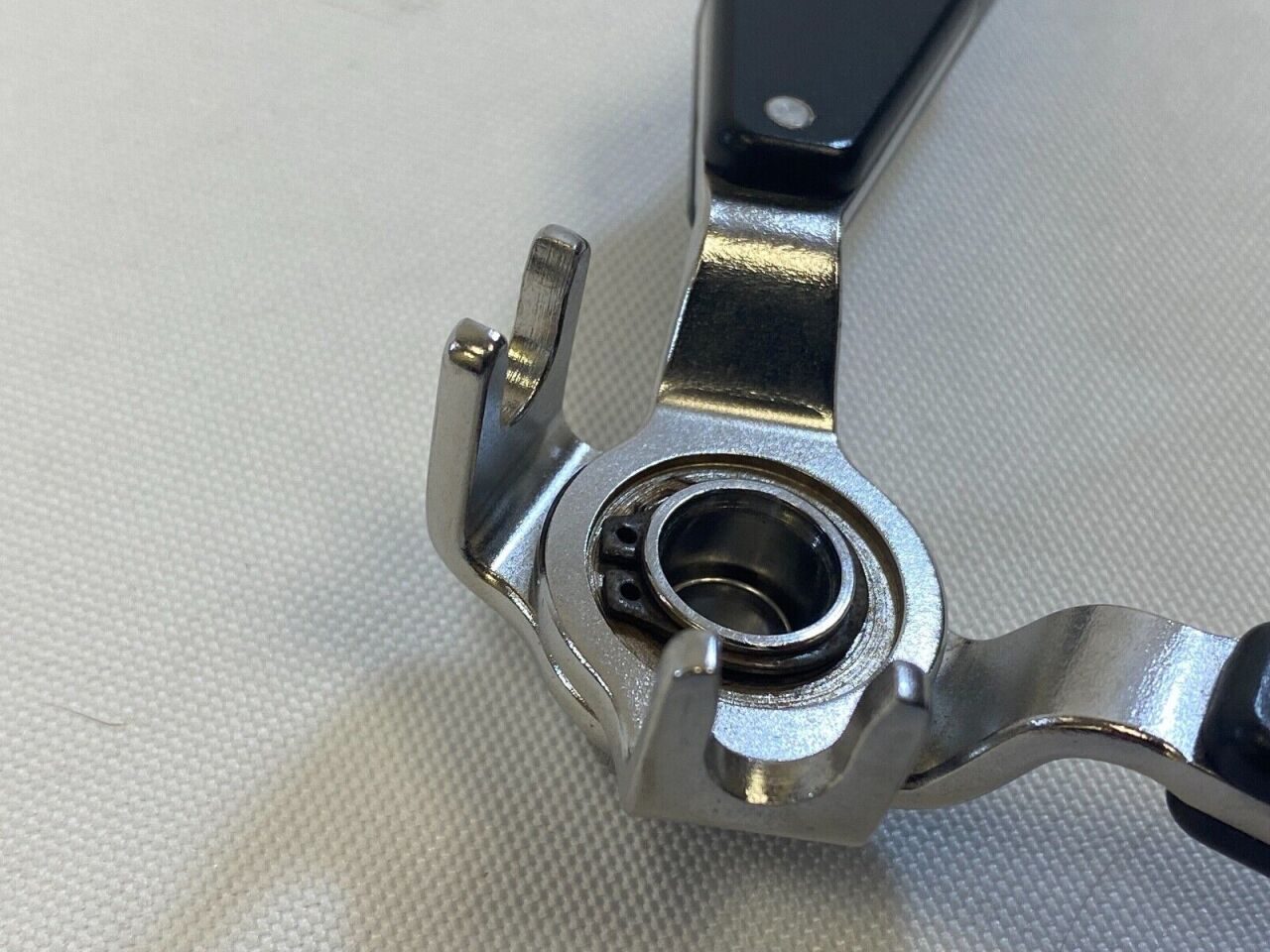 SYNTHES 394.75 Pinless Fixator Handle — photo 6