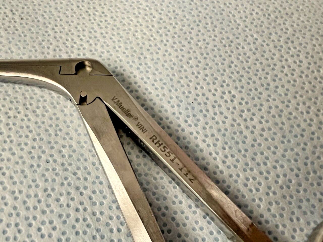 V. MUELLER RH551-112 Blakesley-Weil Forceps 45deg Up X 5mm X 2.5mm Fenestrated Cup — photo 2