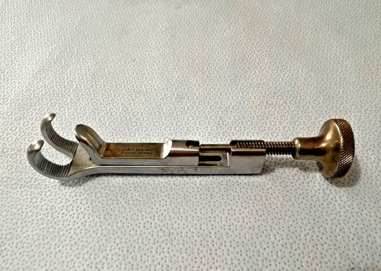 JARIT 225-200 Lowman Bone Clamp 1x2 Prongs 4-3/4" Length — photo 1