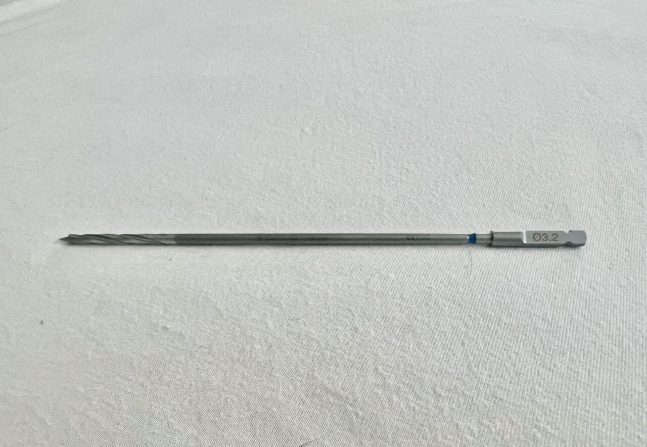 SYNTHES 03.010.103 Needle Point Three-Fluted Drill Bit 3.2mmX145mm
