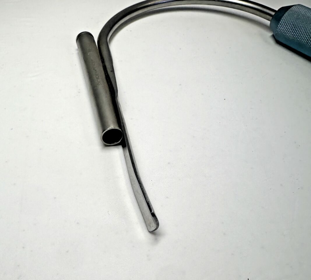 SNOWDEN-PENCER 88-5210 Emory Retractor w/ Suction — photo 6