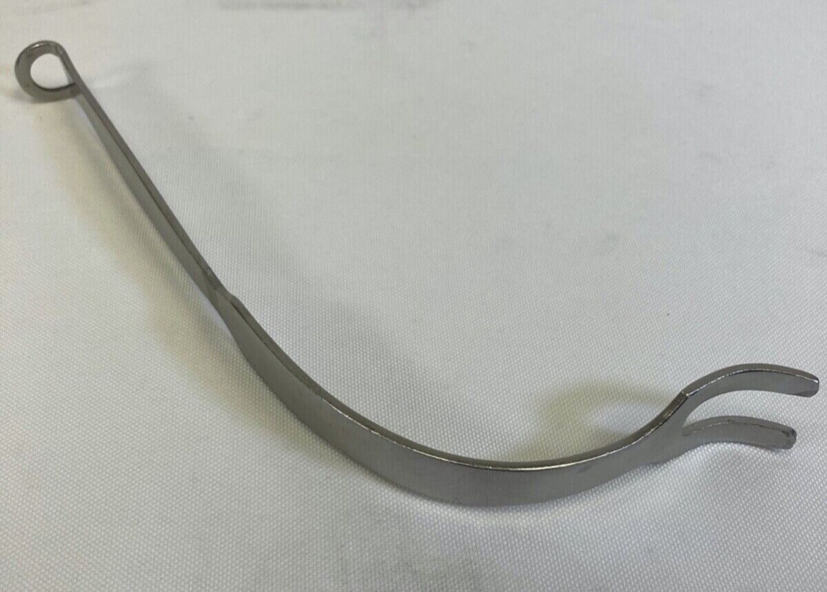 AROSURGICAL 18.282.20.8 Dual Prong Curved Hip Retractor — photo 1