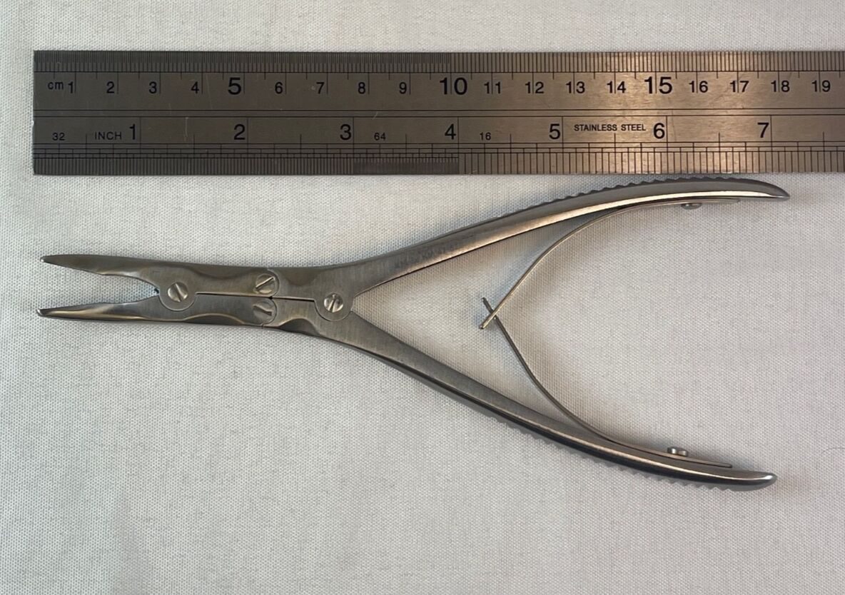 KMEDIC KM47-522 Beyer Ronguer Curved Jaw 4mm x 15mm D/A 7" Rongeur — photo 7
