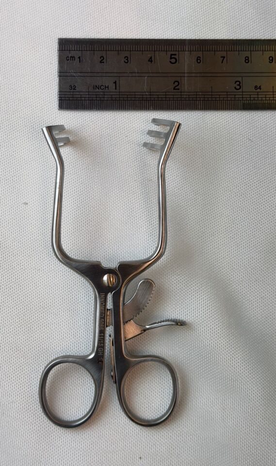 INNOMED 5066 Chung Weitlander Retractor 2x3 25mm Sharp Prongs 4.5" Orthopedics — photo 5