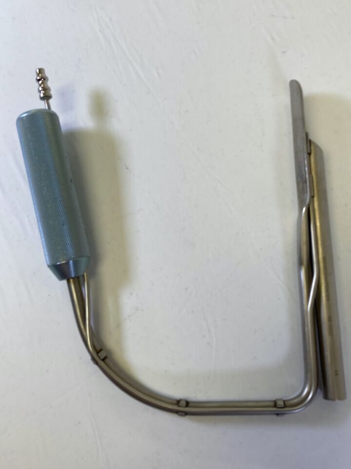 SNOWDEN-PENCER 88-5200 Emory Endo Plastic Retractor w/ Suction 3" x 1" Blade — photo 9