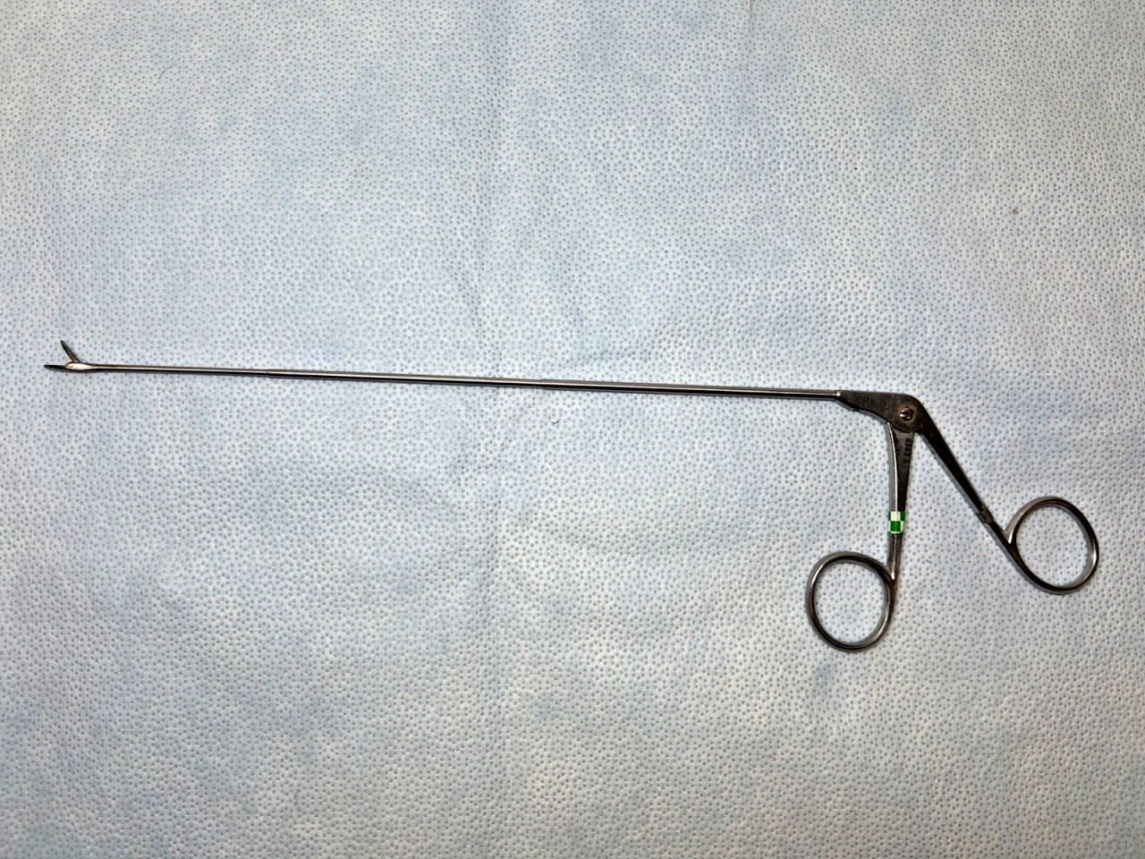KARL STORZ 8593B Kleinsasser Grasping Forceps Curved Right Serrated — photo 1