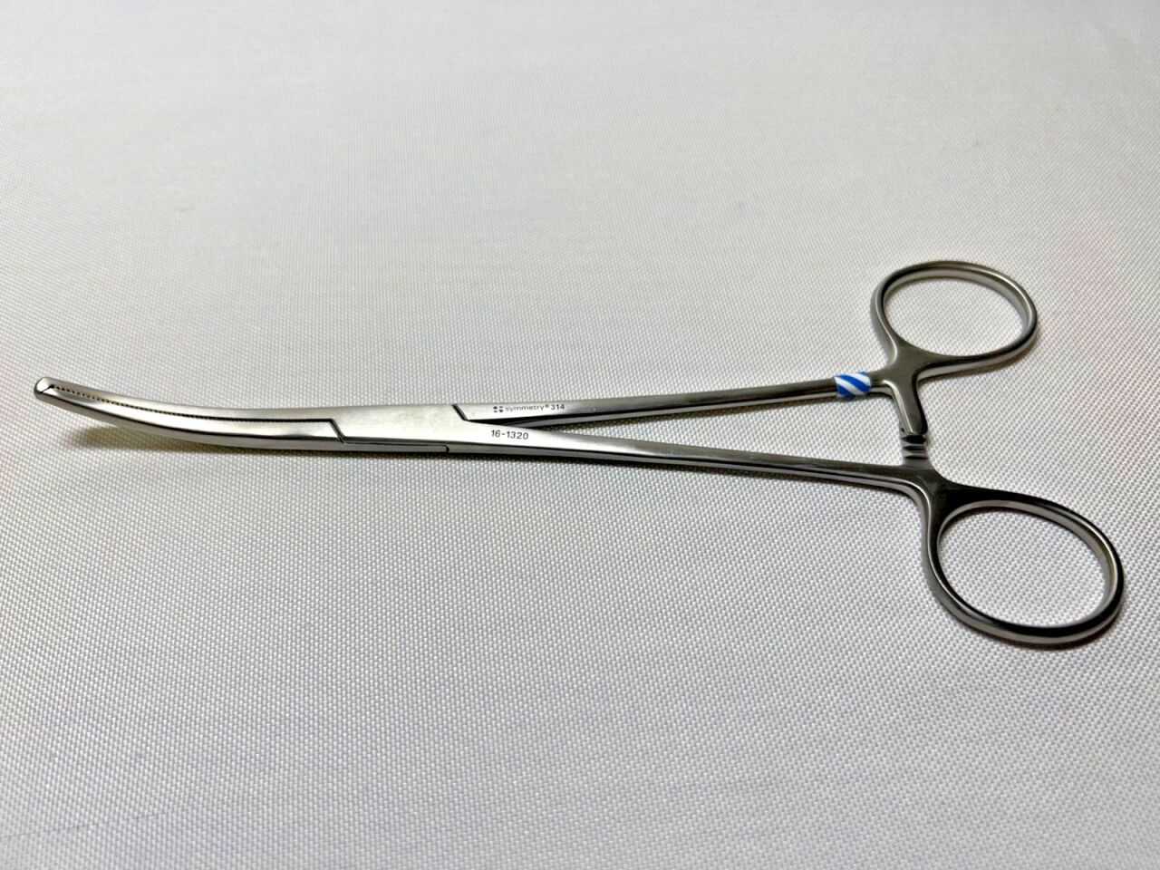 SYMMETRY 16-1320 Rochester Ochsner Forceps 1 X 2 Teeth, 8" Length