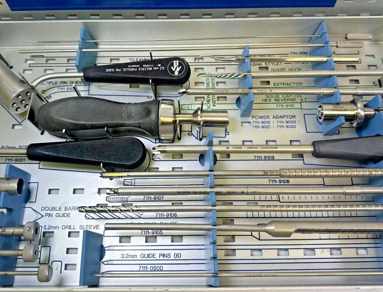 SMITH & NEPHEW 7119112 7.0mm Cannulated Screw Set Instrument Tray — photo 4