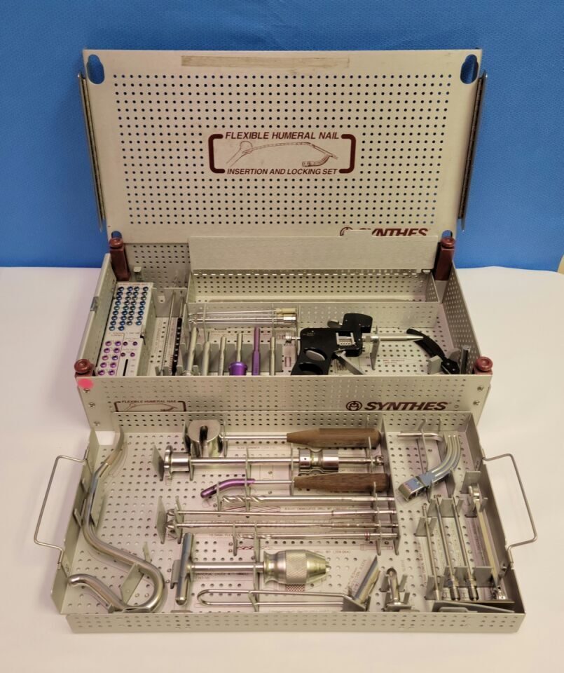 SYNTHES Various Flexible Humeral Nail Insertion And Locking Set — photo 1