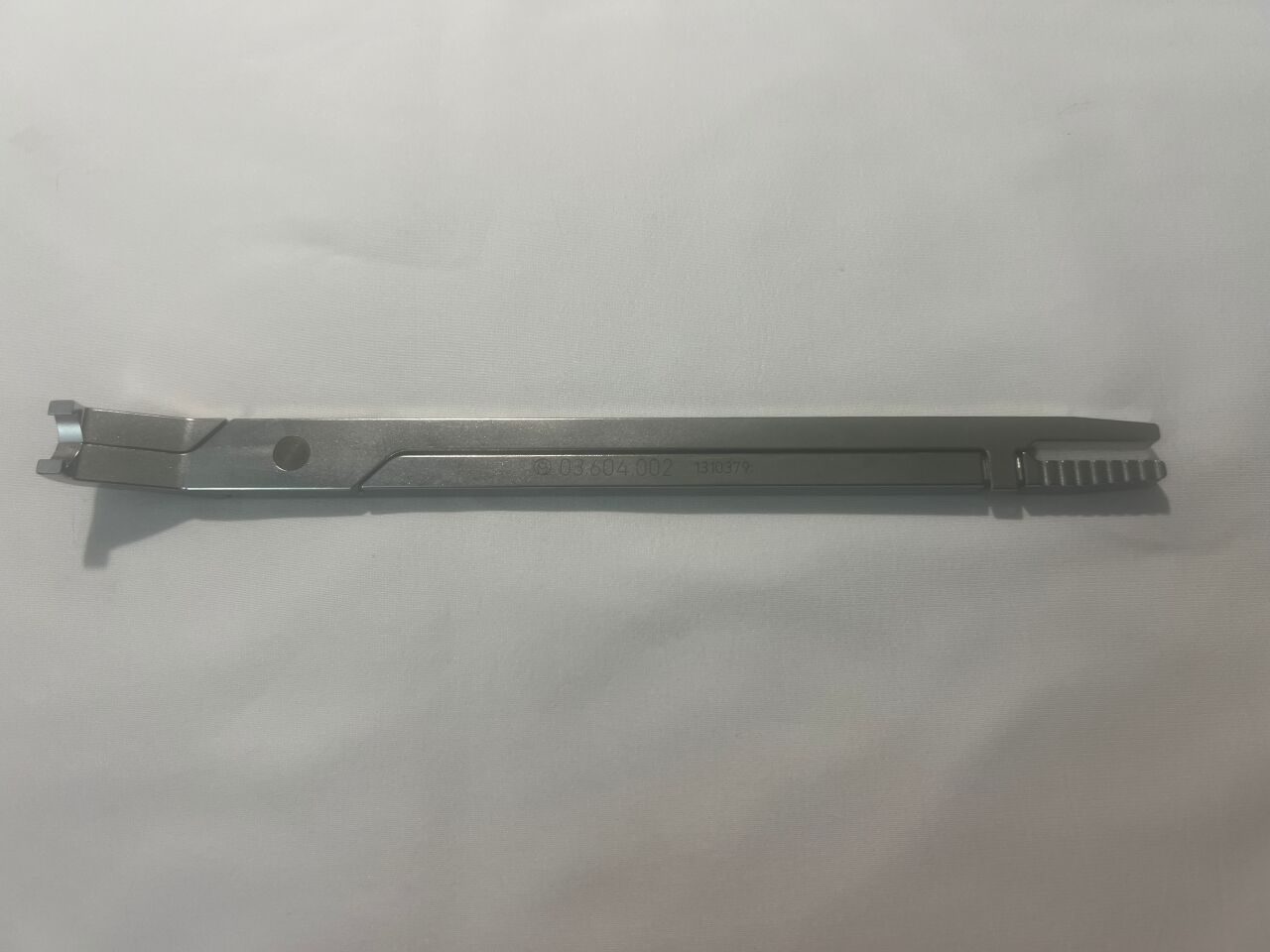 SYNTHES 03.604.002 Lateral Implant Holder