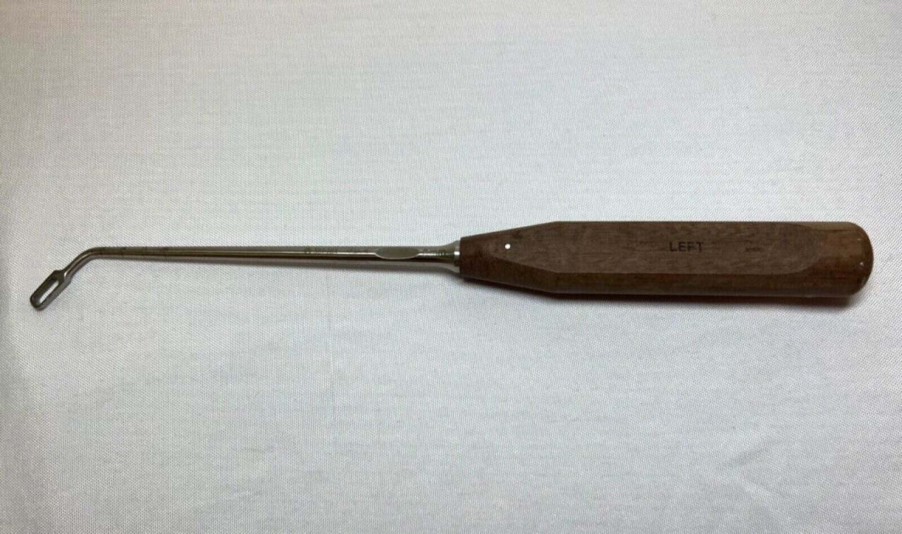 SYNTHES 389.284 Left Angled T-PLIF Rectangular Curette 8mm US898