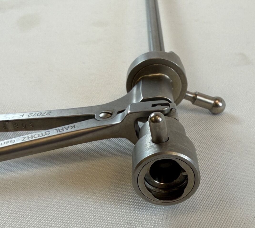 KARL STORZ Optical Grasping Forcep 27072F s Double Action Jaws 4mm Scope Urology — photo 4