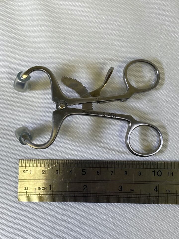 MILLENNIUM SURGICAL 2-7434 Sluder Jansen Mouth Gag Pediatric 4" (100mm) ENT — photo 9