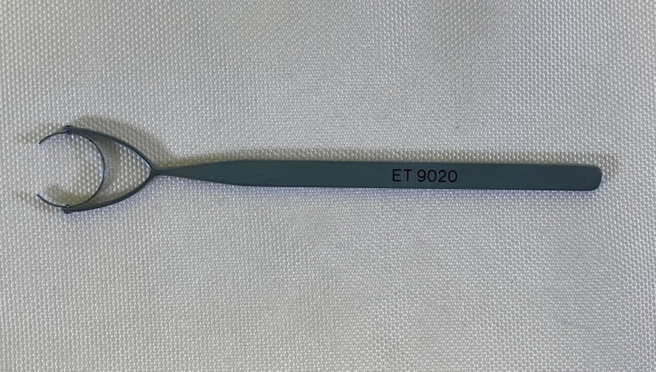 BAUSCH & LOMB ET9020 Titanium 13mm Thornton Fine Fixation Ring Forcep — photo 3