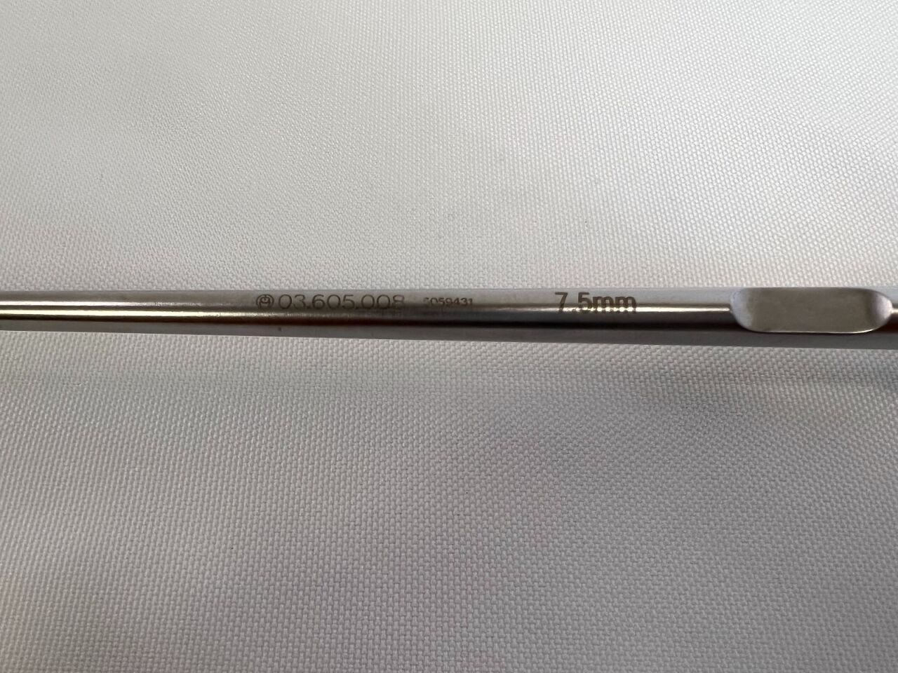 SYNTHES 03.605.008 Oval Angles Bone Curette 7.5mm — photo 2