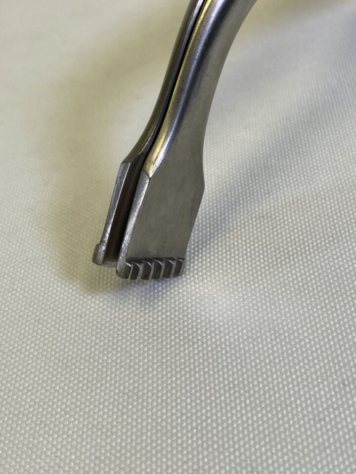 KOROS Custom 11" Surgical Lamina Spreader w/ Teeth Ratchet — photo 3