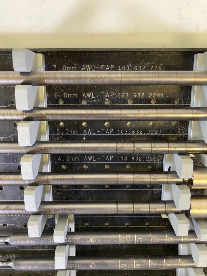 SYNTHES Custom — photo 3